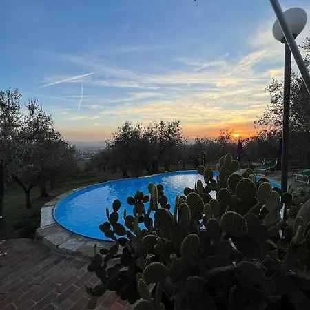 One Bedroom With View Shared Pool And Enclosed Garden At Apartamento Calenzano