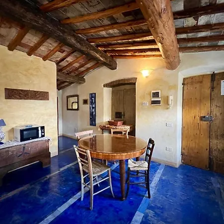 One Bedroom With View Shared Pool And Enclosed Garden At Apartamento Calenzano