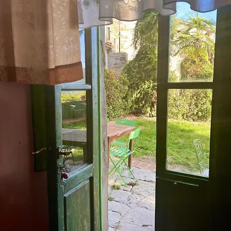 Apartamento One Bedroom With View Shared Pool And Enclosed Garden At *